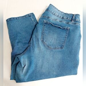 Royalty For Me Denimโ Capri Double Button
